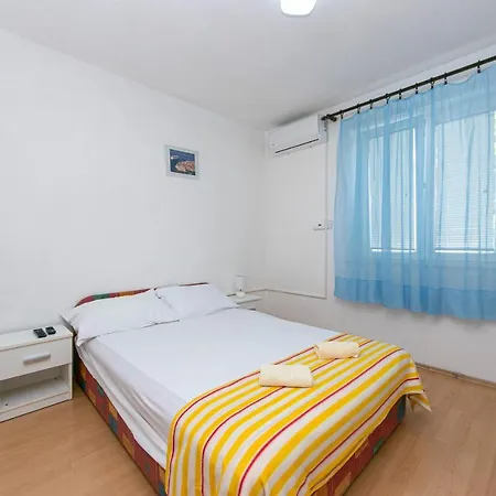 Studio Gradac 5198a Apartment Gradac (Split-Dalmatia)
